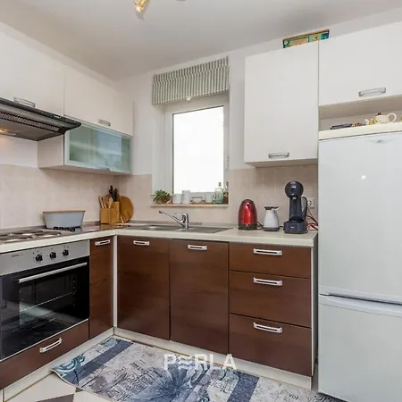 Melanie 100m Vom Apartment Cizici